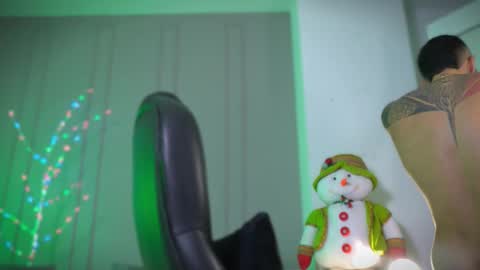 Frank Farrell. Hey remember to give me a thumbs up Ty online show from 11/14/25, 01:04