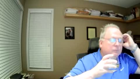 Snapshot of frankie6207 chatting on 11/09/25, 08:01 frankie6207 online show from 11/09/25, 08:01