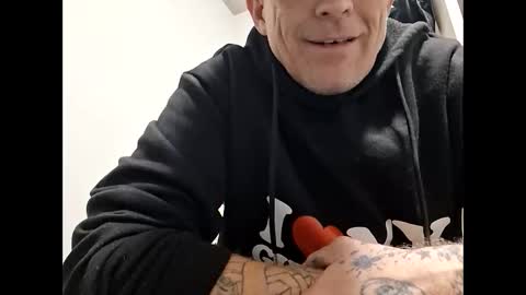 Blue eyed tatted Daddy online show from 02/25/26, 05:28
