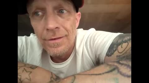 Famous Blue Eyes online show from 04/12/26, 01:49