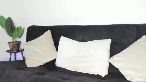 frank online show from 12/03/25, 09:35