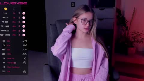 Snapshot of frannpalmer chatting on 01/14/25, 03:47 Frann online show from 01/14/25, 03:47