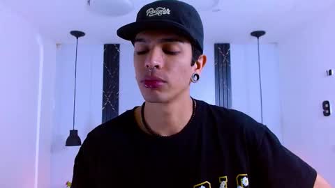 Franvill trato online show from 12/17/25, 07:09