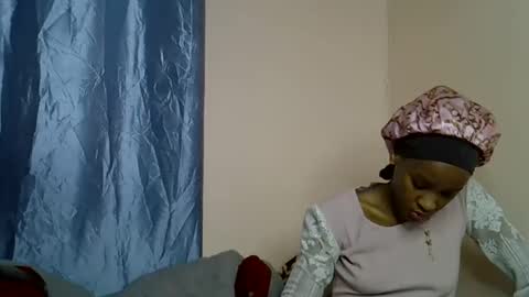 kiki online show from 10/28/25, 07:16