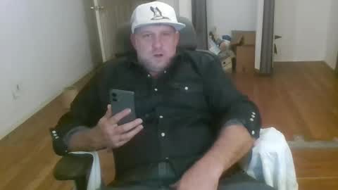 Snapshot of freakpopsickle69 chatting on 11/25/25, 04:12 poundyouout1969 online show from 11/25/25, 04:12