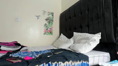 Snapshot of freaky_bad_girl chatting on 02/24/25, 09:10 Sandra online show from 02/24/25, 09:10