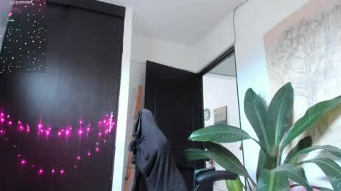 Snapshot of freaky_lia chatting on 05/25/26, 02:34 Lia Gomez online show from 05/25/26, 02:34