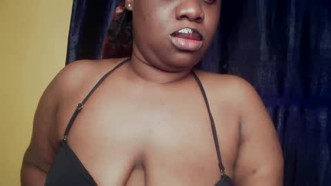 Snapshot of freaky_slut5 chatting on 05/19/26, 04:08 freaky slut5 online show from 05/19/26, 04:08