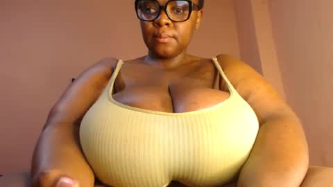 Snapshot of freakyboobsxx chatting on 06/29/26, 01:44 Kimmy online show from 06/29/26, 01:44