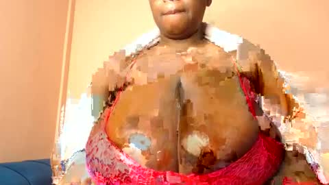 Snapshot of freakyboobsxx chatting on 07/09/26, 05:33 Kimmy online show from 07/09/26, 05:33