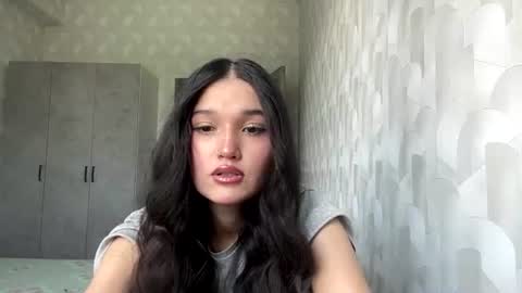 Mia online show from 06/13/26, 05:05