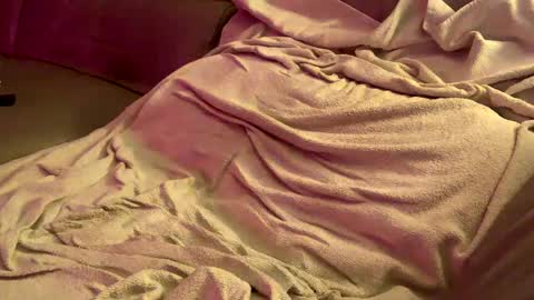 Freddiefirefly online show from 02/26/25, 09:48