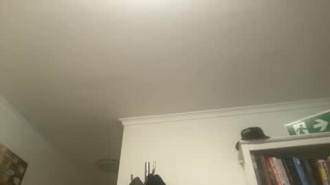 Snapshot of freddy3399 chatting on 12/18/25, 08:42 freddy3399 online show from 12/18/25, 08:42