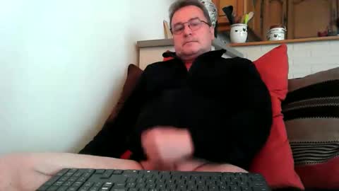 Snapshot of freddy9509 chatting on 06/11/26, 04:05 freddy9509 online show from 06/11/26, 04:05