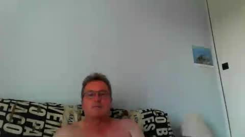 Snapshot of freddy9509 chatting on 06/25/26, 04:33 freddy9509 online show from 06/25/26, 04:33