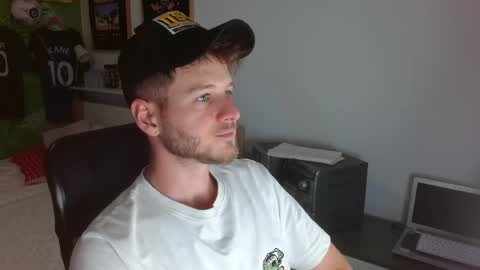 Snapshot of freddy_star chatting on 05/18/26, 01:39 Frederick Perin online show from 05/18/26, 01:39