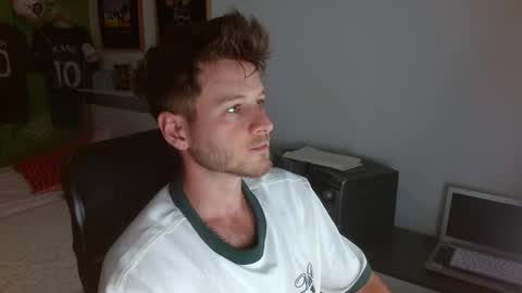 Snapshot of freddy_star chatting on 05/22/26, 01:17 Frederick Perin online show from 05/22/26, 01:17