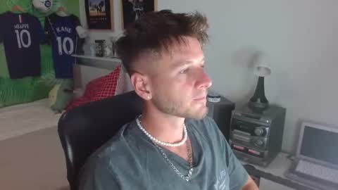 Snapshot of freddy_star chatting on 07/07/26, 01:37 Frederick Perin online show from 07/07/26, 01:37