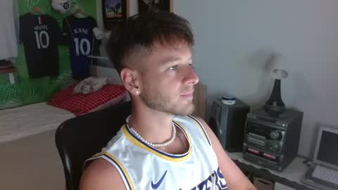 Snapshot of freddy_star chatting on 07/08/26, 04:00 Frederick Perin online show from 07/08/26, 04:00
