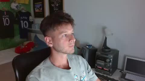 Snapshot of freddy_star chatting on 07/22/26, 01:25 Frederick Perin online show from 07/22/26, 01:25