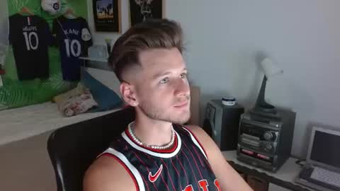 Snapshot of freddy_star chatting on 08/01/26, 12:37 Frederick Perin online show from 08/01/26, 12:37