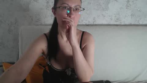 frederica_ online show from 10/04/25, 09:29
