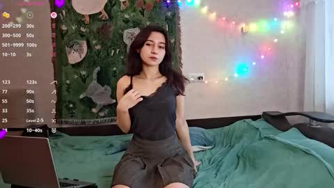 Mia online show from 03/02/26, 01:51