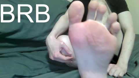 Snapshot of fredthetom12 chatting on 10/27/25, 03:38 Greedy Fred online show from 10/27/25, 03:38