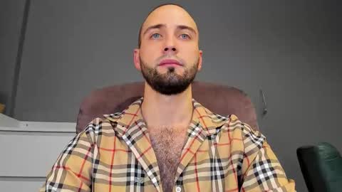 Snapshot of free_man___ chatting on 11/14/25, 04:22 Andrew online show from 11/14/25, 04:22