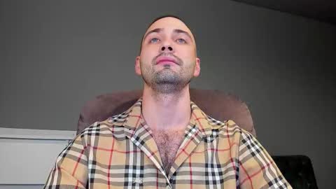 Snapshot of free_man___ chatting on 11/27/25, 09:39 Andrew online show from 11/27/25, 09:39