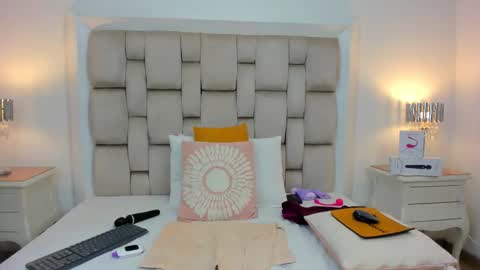 Frehia   online show from 09/28/25, 03:06