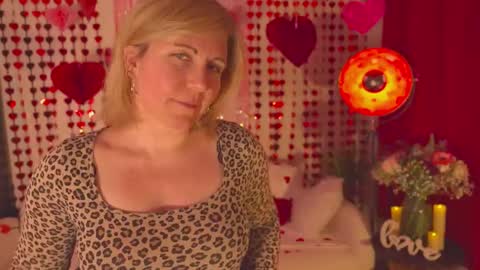 Snapshot of french_devotion chatting on 02/16/25, 07:38 Louise or Lou 3 online show from 02/16/25, 07:38