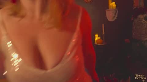 Snapshot of french_devotion chatting on 10/14/25, 06:20 Louise or Lou 3 online show from 10/14/25, 06:20