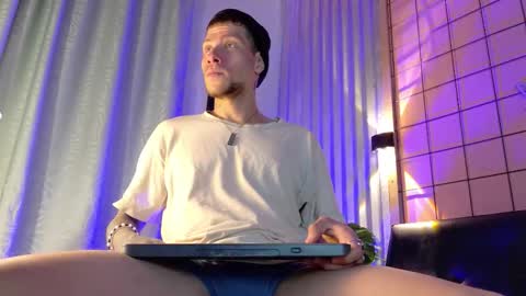 Xavier online show from 02/26/26, 07:40