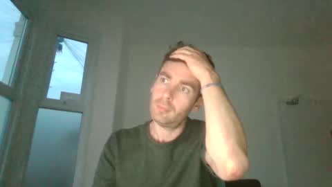 Snapshot of frenchbdmaninlondon chatting on 05/02/26, 07:41 Horny Paul online show from 05/02/26, 07:41