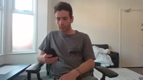 Snapshot of frenchbdmaninlondon chatting on 05/26/26, 10:55 Horny Paul online show from 05/26/26, 10:55