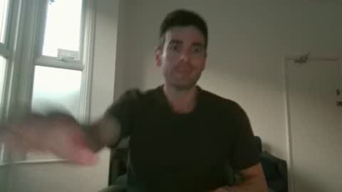 Snapshot of frenchbdmaninlondon chatting on 05/31/26, 08:10 Horny Paul online show from 05/31/26, 08:10