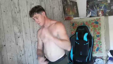 French Horny Bibs online show from 06/25/26, 11:26