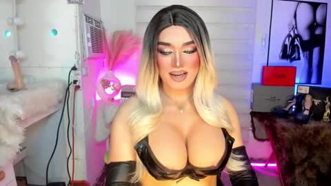 Snapshot of freya_lovestocum chatting on 09/10/25, 02:33 Miss Frea online show from 09/10/25, 02:33