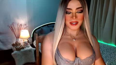 Snapshot of freya_lovestocum chatting on 10/08/25, 12:30 Miss Frea online show from 10/08/25, 12:30