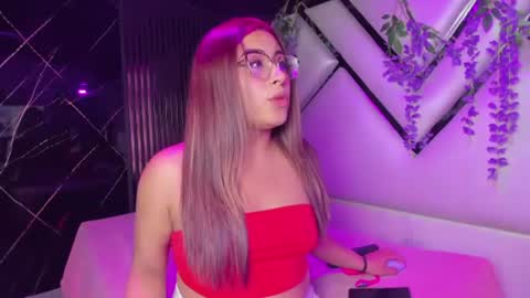 Snapshot of freya_miller_ chatting on 07/02/26, 04:07 Freya online show from 07/02/26, 04:07