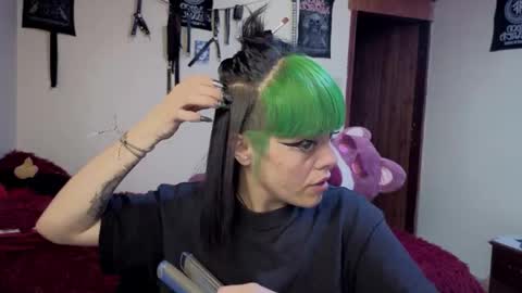 freyaa_sorceress online show from 12/02/25, 03:40