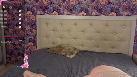 Freya online show from 03/02/25, 03:24