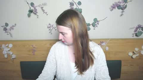 Snapshot of freyadak chatting on 12/01/24, 04:29 FreyaDak online show from 12/01/24, 04:29