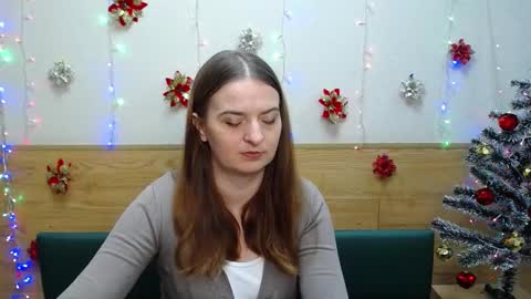 Snapshot of freyadak chatting on 12/22/24, 12:05 FreyaDak online show from 12/22/24, 12:05