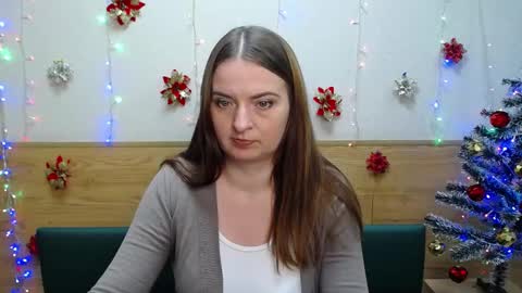 Snapshot of freyadak chatting on 12/22/24, 03:22 FreyaDak online show from 12/22/24, 03:22
