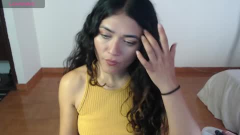 Snapshot of freyarouge chatting on 04/18/26, 04:22 freyarouge online show from 04/18/26, 04:22