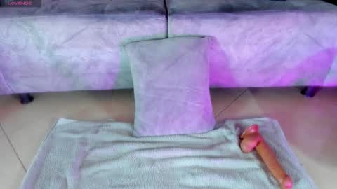 aura online show from 11/08/25, 05:07