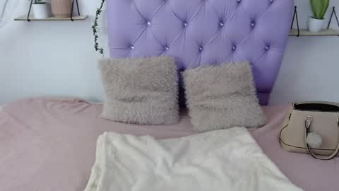 Freyja online show from 09/24/25, 09:29