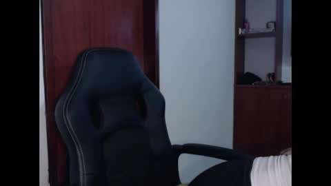 FREYJA LOREN online show from 05/23/26, 01:55